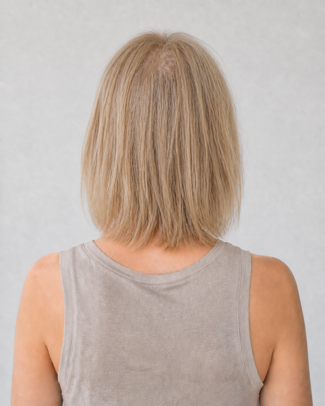 Invisible Tape Weft Honey Blonde #16 – before met dun haar