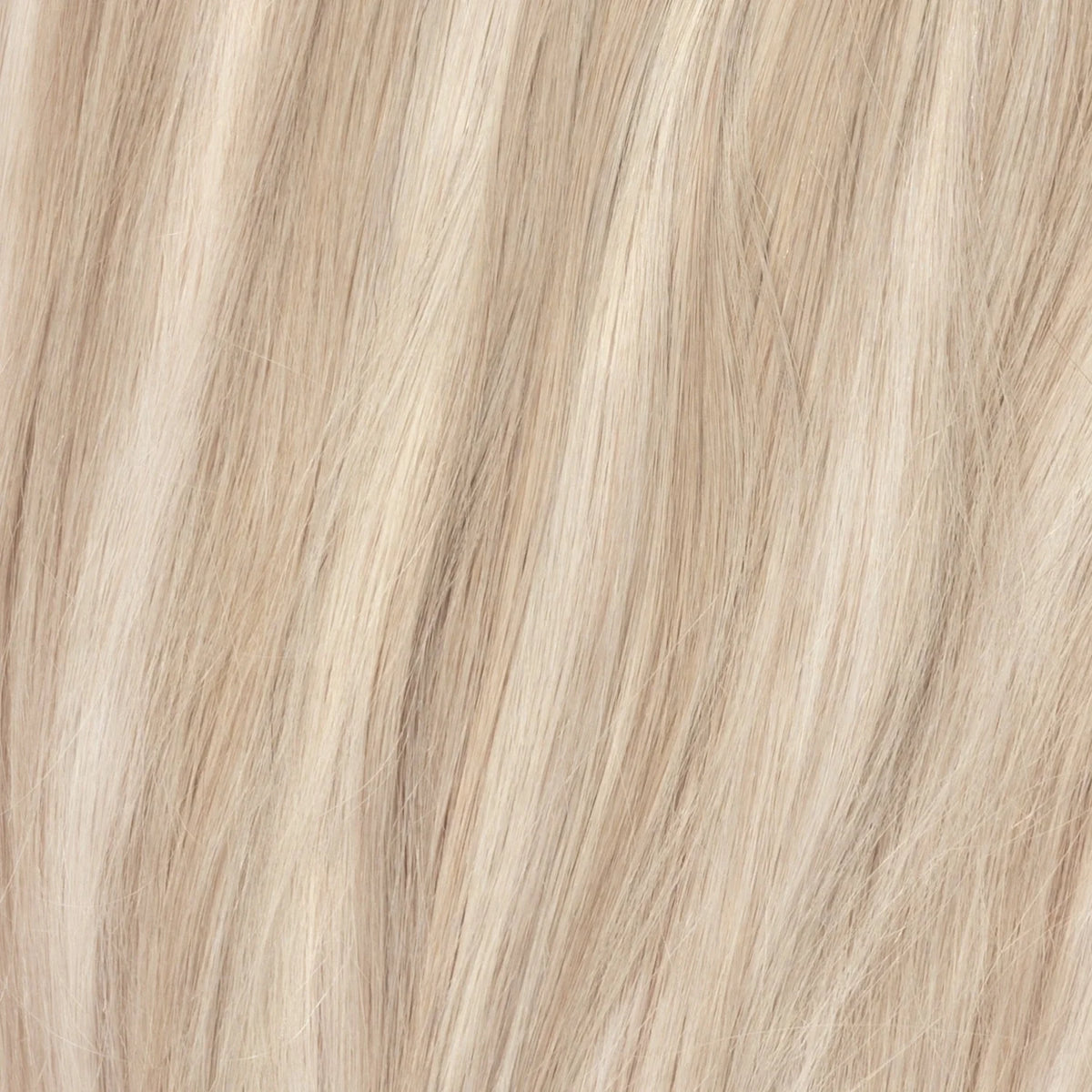 Custom kleur - Invisible Long Tape-in Hair Extensions – close-up haarkleur en haarstructuur