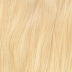 Invisible Long Tape-in Hair Extensions - Golden Blonde #24 – close-up haarkleur en haarstructuur