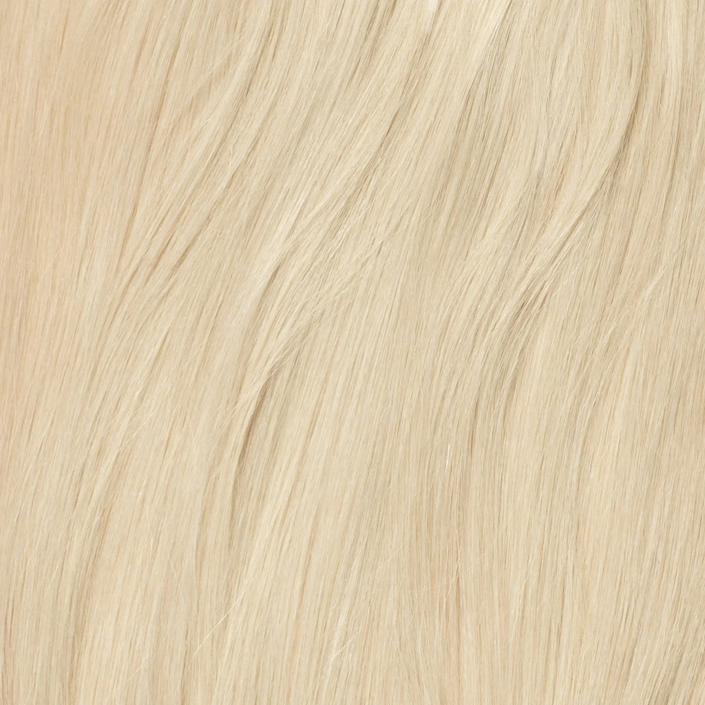 Invisible Long Tape-in Hair Extensions - Silver / White Blonde – close-up haarkleur en haarstructuur