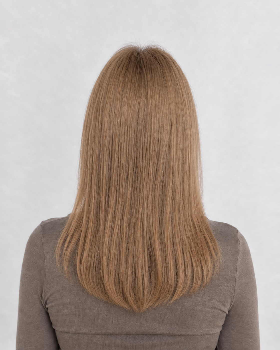 Invisible Tape Weft Light Brown #8 – after circa 50 cm